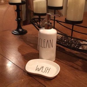New Rae Dunn Clean/Wash 2Pc Bathroom Accessory Set